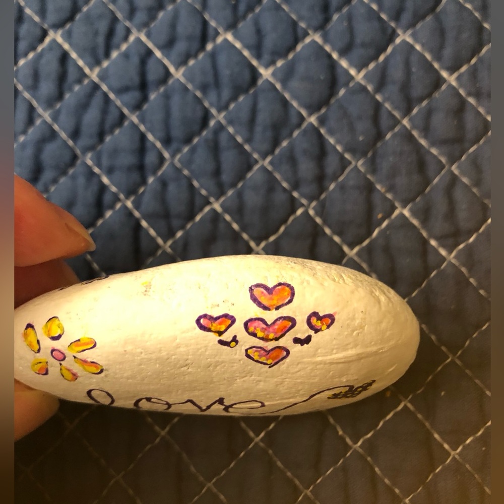 SENDING LOVE HAND PAINTED ROCK - Picture 9 of 10
